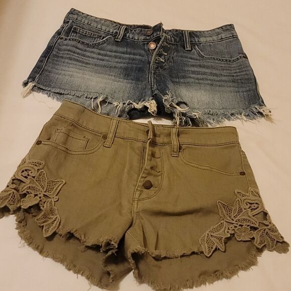 Bundle of lucky brand and missimo distressed shorts size 25 and26
